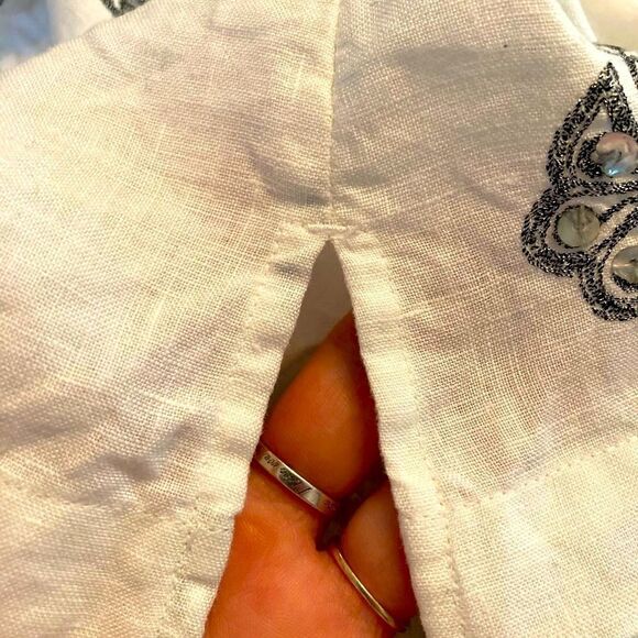 Chicos embroidered linen blouse w/ silver accent beading, silver thread, sparkle - Picture 7 of 9